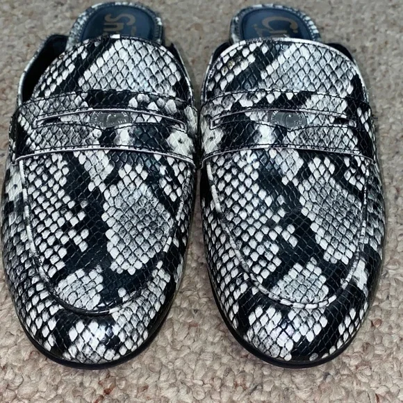 Circus by Sam Edelman Gray Snake Print penny Loafers - Picture 9 of 9